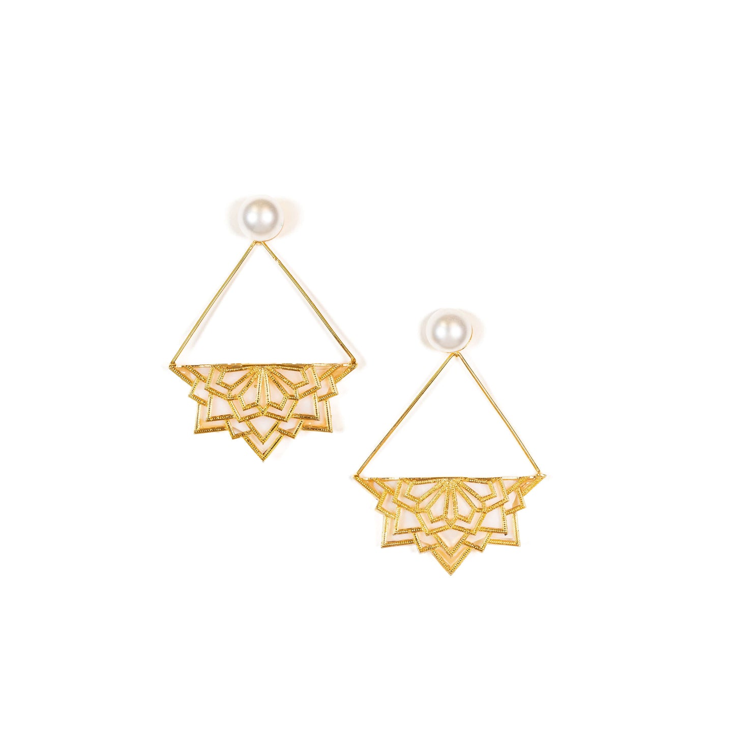 Golden colour luminous mother-of-pearl astral earrings